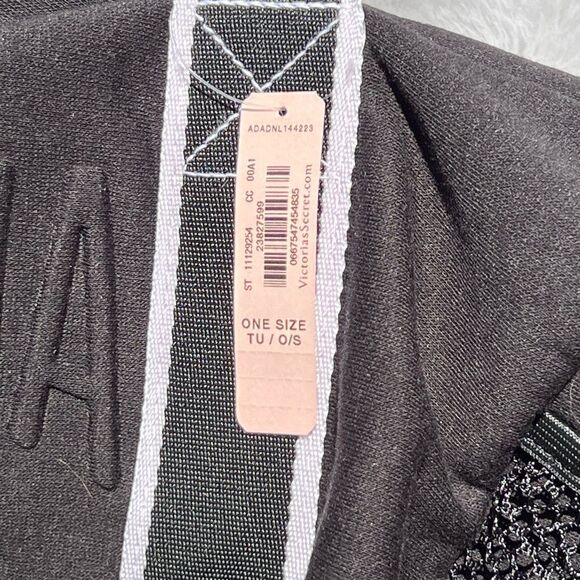 NWT Victoria Secret Duffle Bag - Picture 3 of 7